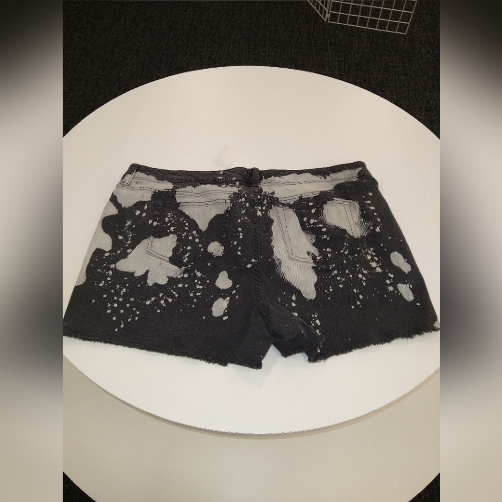 Shorts - Picture 2 of 2
